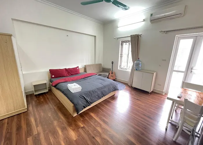 1342 Bedroom Apt Chilling View Spacious Balcony Close Ho Tay Full Sunlight