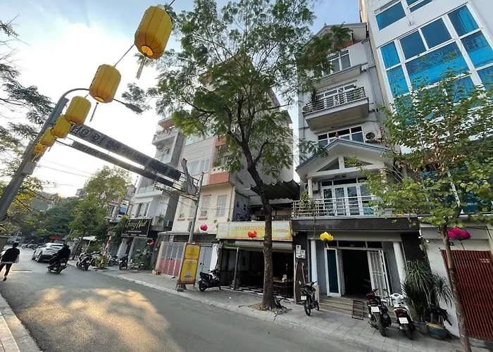 1342 Bedroom Apt Chilling View Spacious Balcony Close Ho Tay Full Sunlight