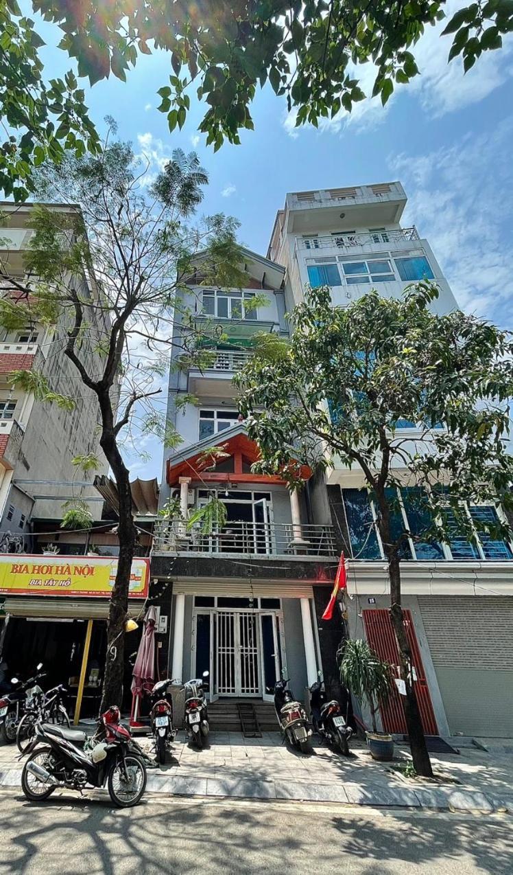1342 Bedroom Chilling View Spacious Balcony Close Ho Tay Full Sunlight Apartment Hanoi