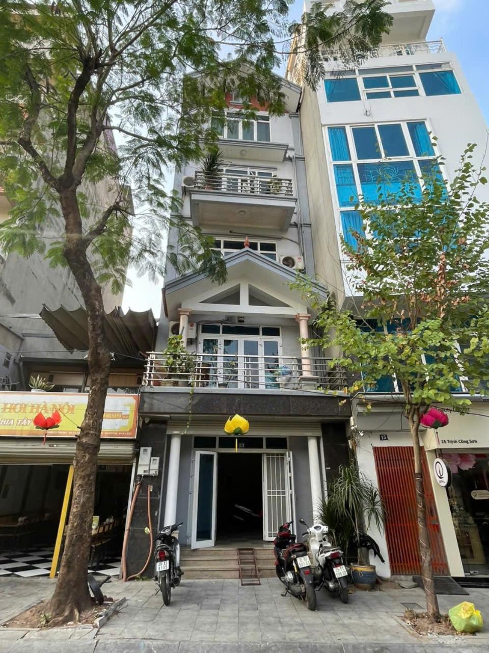 Apartment 1342 Bedroom Chilling View Spacious Balcony Close Ho Tay Full Sunlight