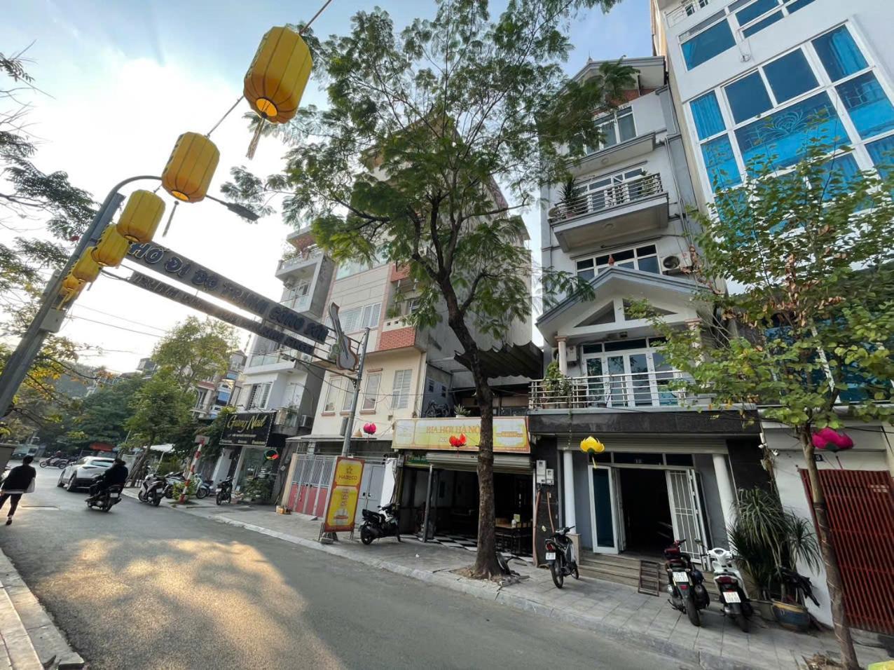 1342 Bedroom Chilling View Spacious Balcony Close Ho Tay Full Sunlight